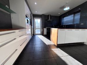 Photo 19- click for photo gallery